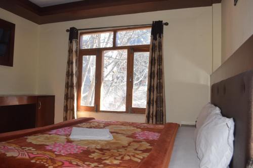 Hotel Tridev Manali
