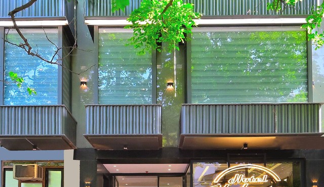 HOTEL UPTOWN - Luxury Restaurant & Rooftop Near Connaught Place