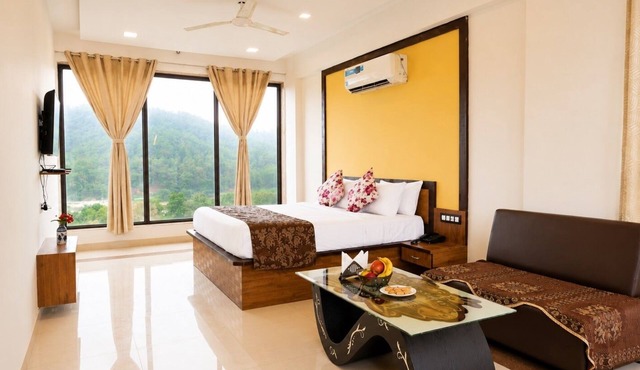 Hotel White Lotus