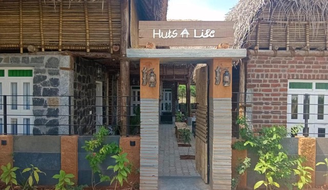 Huts Life Home Stay
