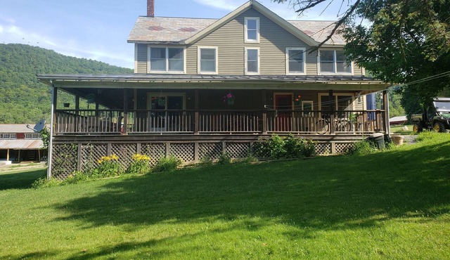 Idyllic Farm Cottage in Eagle Bridge