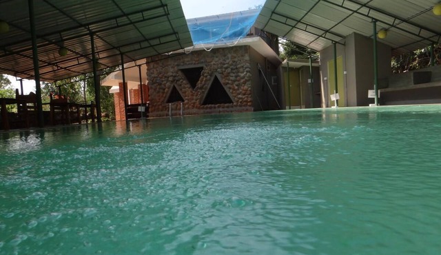 Inn Pondiville Forest Retreat