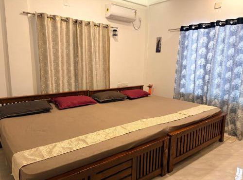 Ira Wanderlust Homes & Tours