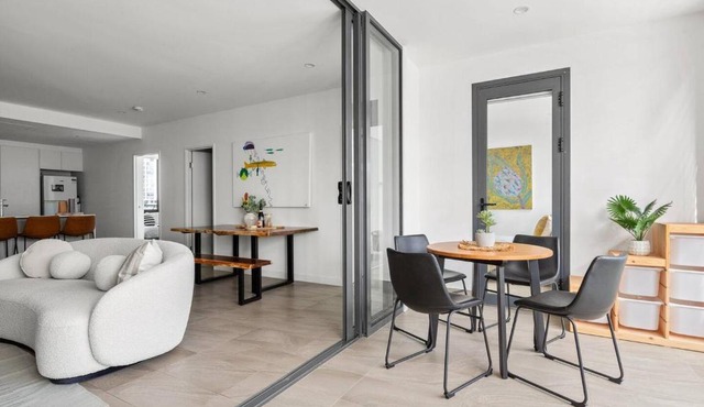 Ivory Cove - Coastal Elegance by the Beach