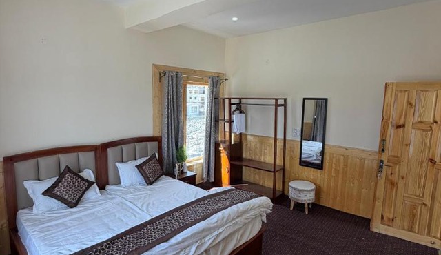 Jhi-Dhey Guest House