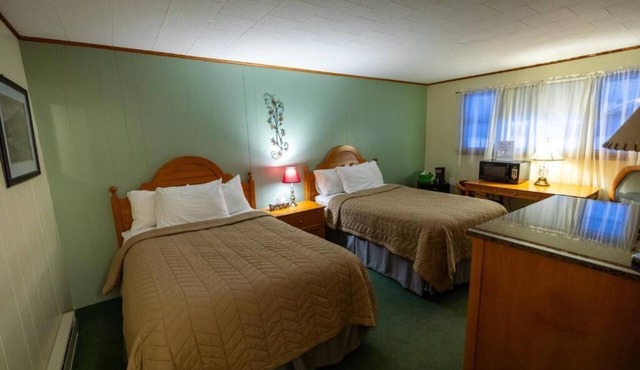 Jimmy OConnors Windham Mountain Inn in Windham