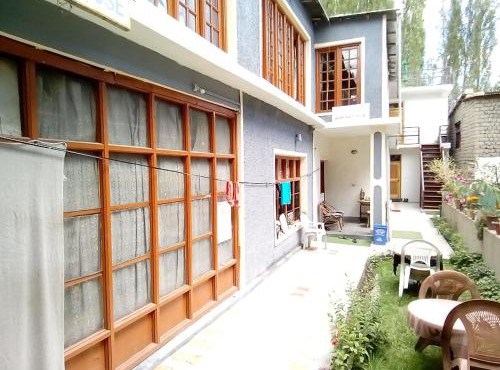 Julay Guest House
