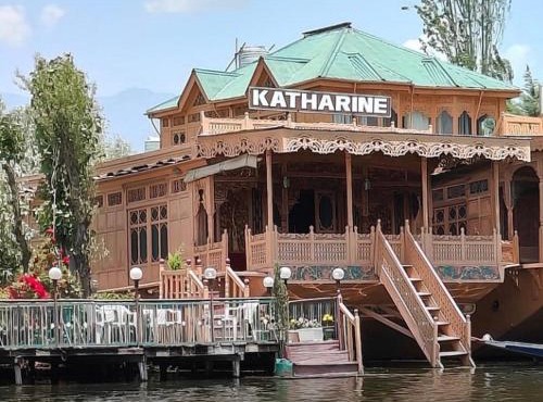 Katharine Luxury Houseboats
