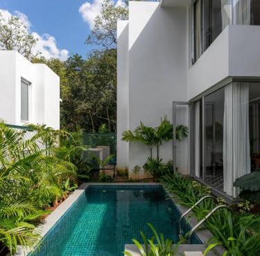 La Avila by The Blue Kite - 2 BHK Villas near Morjim Beach & Thalassa with Private Pool, Kitchen, Balcony & Security