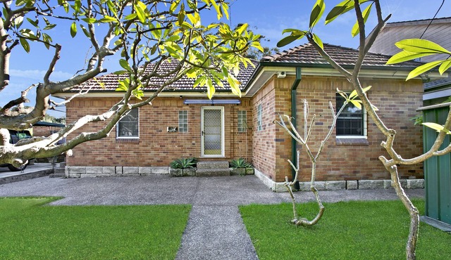 Lane Cove River Waterfront Home