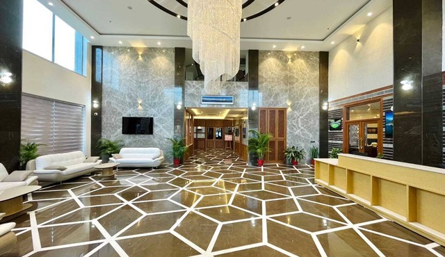 Le OVAL Hotel & Resorts