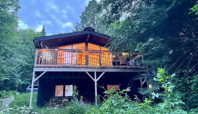 Lencanto Chalet en Pleine Nature - Bord de lac -laurentides in Morin-Heights