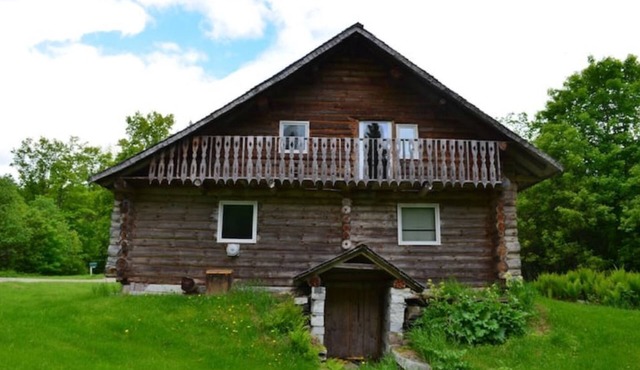 Log House with Views of Spruce Mtn in Plainfield