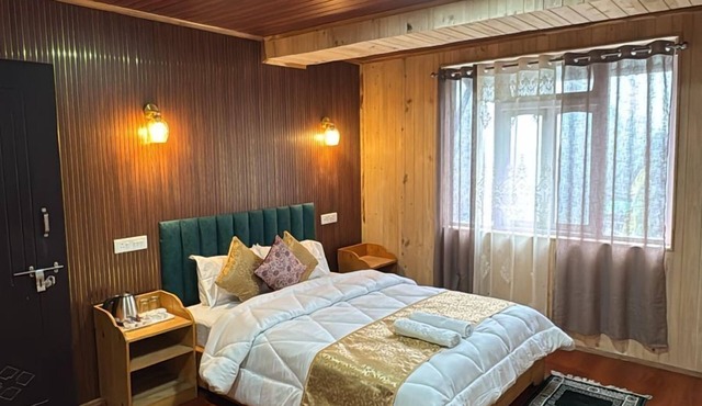 Lotus Inn Blue Pine