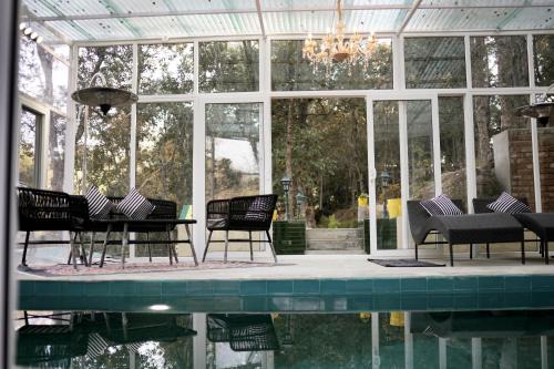 Lux Tent in Majkhali w Heated Pool Tarumarg A