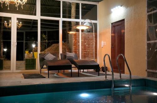 Lux Tent in Majkhali w Heated Pool Tarumarg D