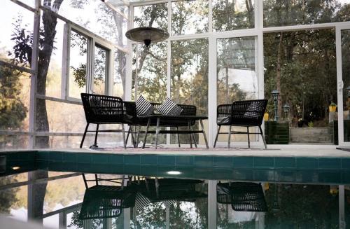 Lux Tent in Majkhali w Heated Pool Tarumarg B