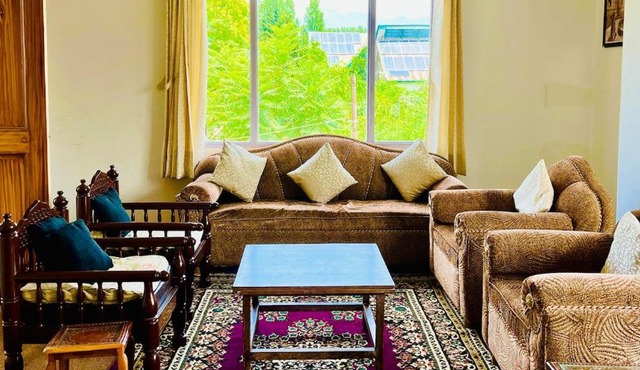 Luxe 3BHK 3 Pvt Balcony Wifi rajbaghstays