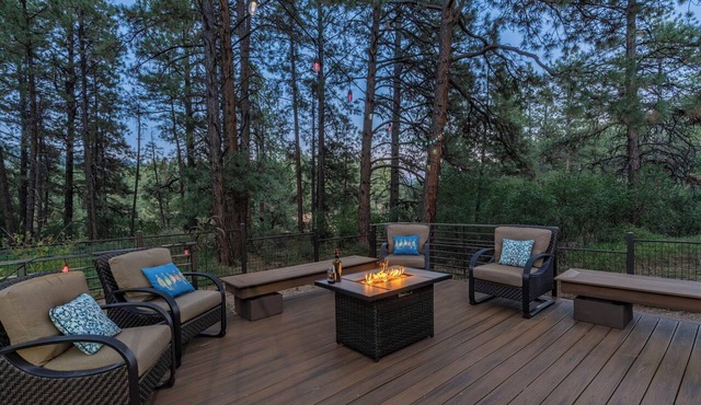 Luxury Durango Retreat with Hot Tub, Game Room, Large Deck in Durango