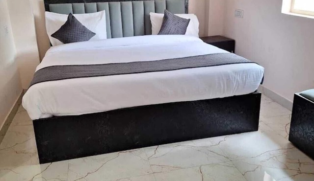 Madhav Inn Lucknow