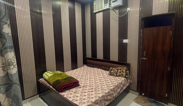 Maheshwari Palace &Hotel