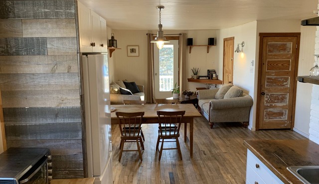 Maison Anthime-Ménard*Cozy and bright apartment in the heart of Val David*n in Val-David