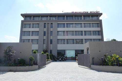 Manratan Resort