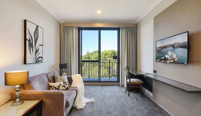 Modern 1BR Apt 1KM to Macquarie Park Station