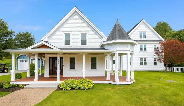 Modern Luxurious Home in Bridgewater