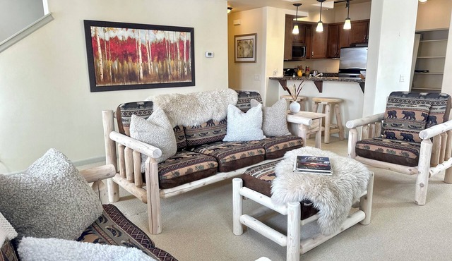 Modern Rustic 3 Bedroom with Pool and Hot tub in Hailey