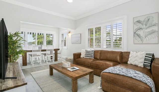 Mosman - BALO1 - The Esplanade - Stylish 2BR Beachfront Apartment Steps from Balmoral Sand