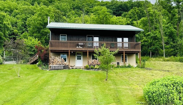 Mountain View Cabin in Middlesex