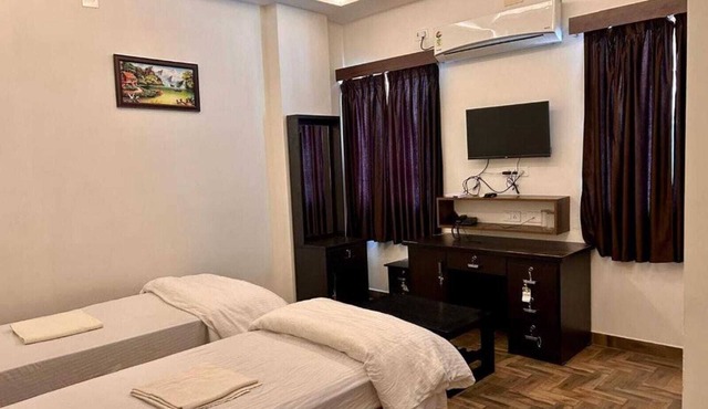 MRT Grand Residency