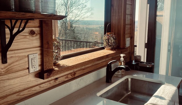 NEW! Out On A Limb Treehouse in Hermann
