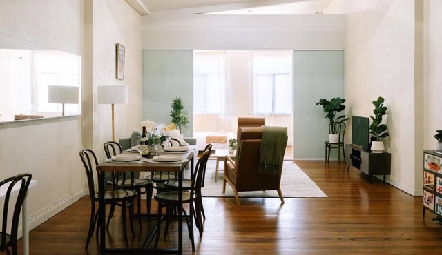 New York Inspired Apartment w/Sweeping City Views in Redfern