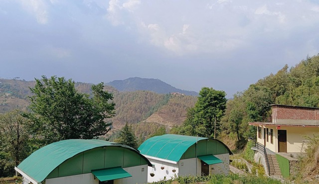 Oak Retreat Huts