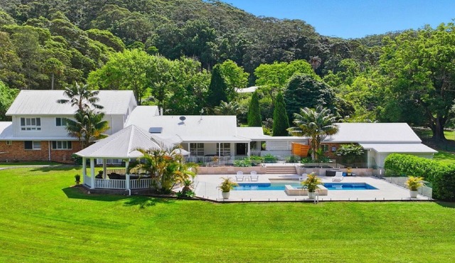 OCEAN PALMS RESORT| POOL, SPA| Accom Holidays in 6 OCEAN PALMS RESORT