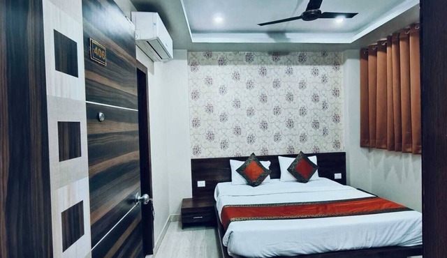 Orchid Petal Nandini Grand