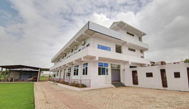 OYO 87955 Siya Hotel