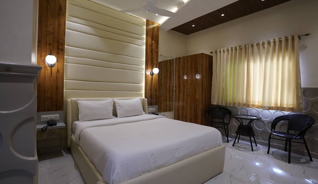Palm Springs Beach Resort - Gorai