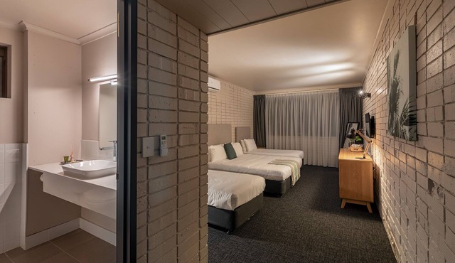 Palms Hotel Motel Chullora in Greenacre
