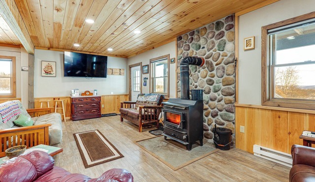 Panoramic Upstate Views: Tranquil Home on 70 Acres in Prattsburgh
