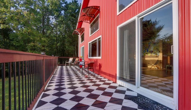 Peaceful Berkeley Springs Home: Escape to Nature! in Morton Grove