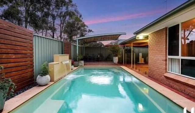 Penrith Family Holiday Home with Pool Sleeps 15 Near Blue Mountains