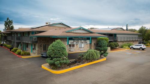 Pepper Tree Inn in Beaverton