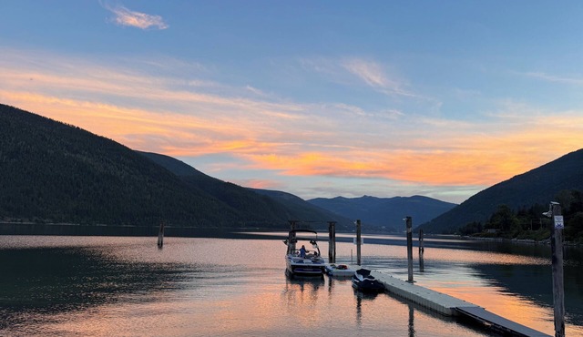 Pet-Friendly Lakefront Escape with Beautiful Kootenay Lake Views Near Nelson in Nelson