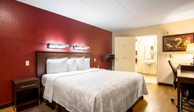 Pet-friendly Property with Free On-site Parking! Your Convenience at its Best! in Framingham