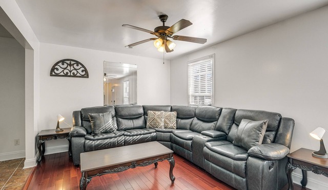 Pet-Friendly Silver Spring Home: 2 Mi to Downtown! in Silver Spring