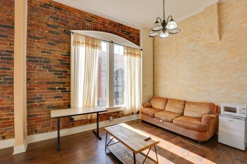 Pet-Friendly Studio in Historic Dtwn Marshall! in Marshall