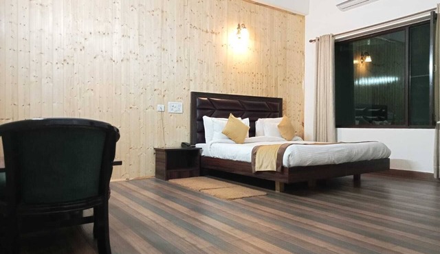 Pineland Chalets And Resort
